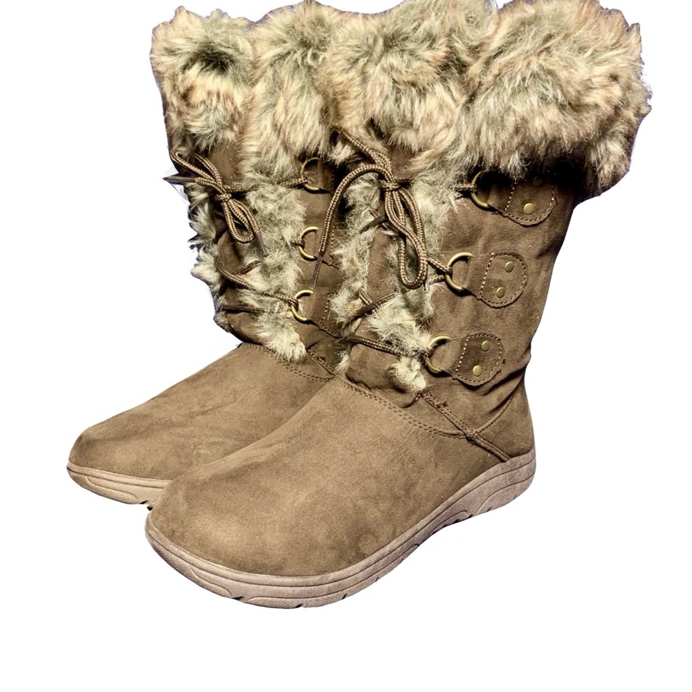 St. John's Bay Women’s Size 9 Taupe Fur-Trimmed Winter Boots